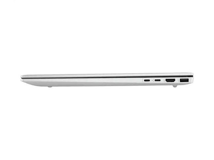 HP OmniBook 5 Touch 16" — Vista de los puertos laterales USB-C y HDMI 2.1